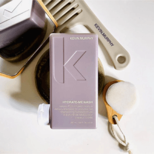 Kevin Murphy Hydrate me Wash Shampoo, ontworpen om het haar te voeden en zacht te maken.
